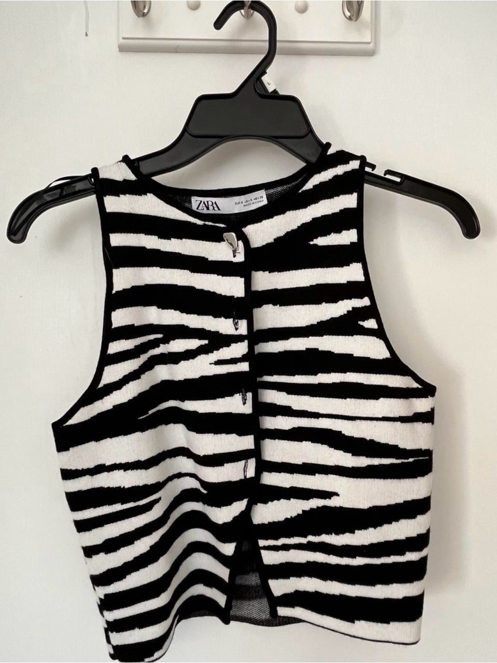 Zara Black and White Zebra-Print Knit Sleeveless Button Up Vest